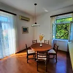 Spacious Near Old Town Apartamento Split