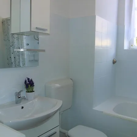 Spacious Near Old Town Daire *