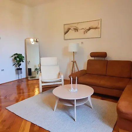 Daire Spacious Near Old Town Split