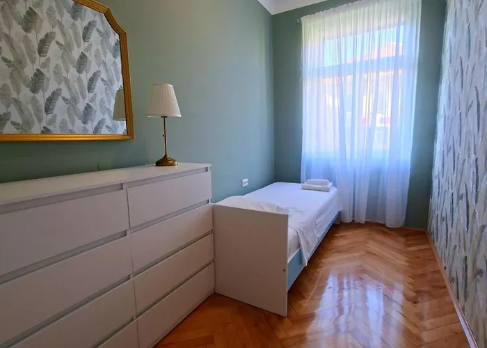 Spacious Near Old Town Split