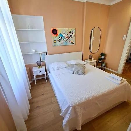 Spacious Near Old Town アパート *